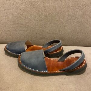 Gray Leather sandals made in Spain Naturals Menorca size 36 good used Condition